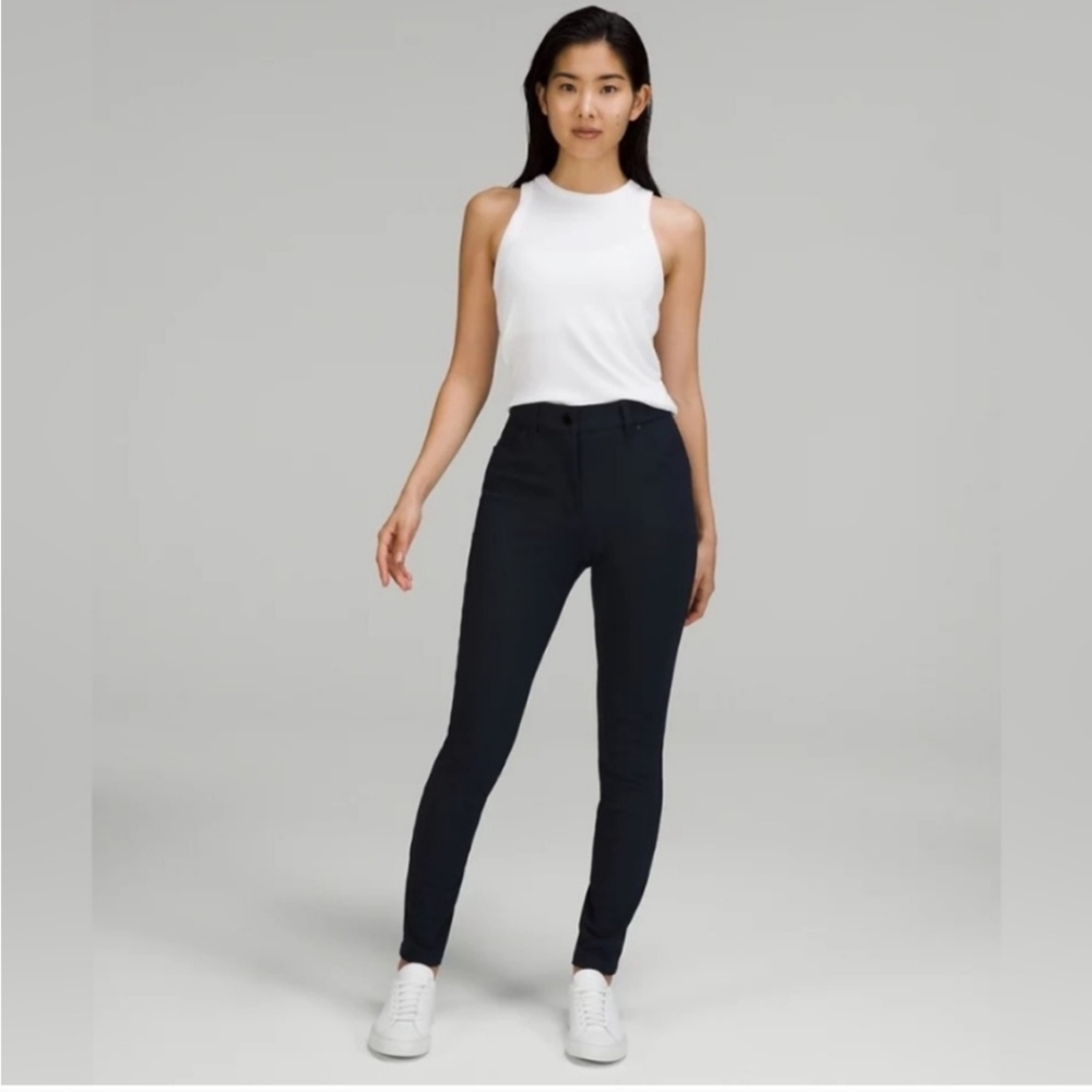 Lululemon city sleek slim pants black size 26 short inseam